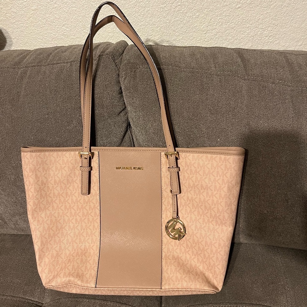 Michael Kors Beige and Gold Logo Tote used good condition - Picture 3 of 12